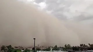 Massive dust storm rolls through Arizona