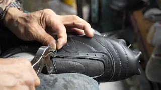 The Oldest Custom Handmade Soccer Shoe Store in Korea. The Process of Making Soccer Shoes.