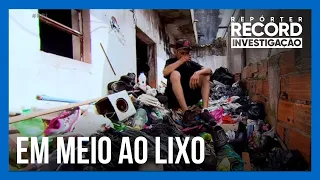 Acumulador compulsivo, Claudemir vive em uma casa tomada pelo lixo