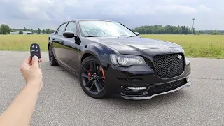 2023 Chrysler 300C 6.4L | Start Up, Exhaust, Walkaround, Test Drive and Review