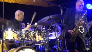 Steve Smith Performs "Dancing Men" with the Bobby Shew Big Band