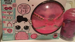 Opening up a L.O.L surprise biggie pet and a Num Noms light!