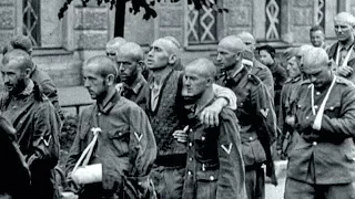 Ленинград, 3 сентября, 1941. Первым пленным немцам показали город, а 8 сентября началась "Блокада"
