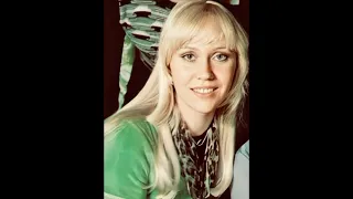 more photo's of agnetha and her singing