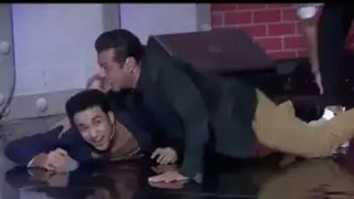 ``Must watch`` Salman Khan and Raghav Juyal perform the ‘Garmi’ hook step
