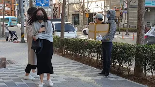 Courier Prank in south Korea(택배몰카)