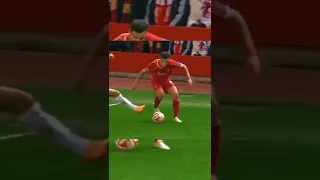 This nutmeg by Philippe Coutinho 😂😝