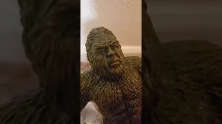 THE GIANT WAR  YETI VS BIGFOOT!