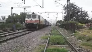 12029 New Delhi Amritsar Swarn Shatabdi express with IRY/IR20 Rake.