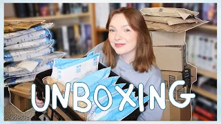 huge christmas book unboxing 🎁✨ the last book haul of 2023, fantasy and romantasy