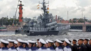 Putin mostró todo su poderío naval en el desfile de San Petersburgo