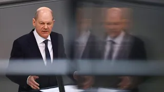 Scholz im Bundestag: Der Ukraine helfen, ohne Kriegspartei zu werden