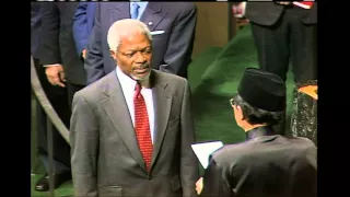 Kofi Annan (Ghana) is appointed as the seventh Secretary-General of the United Nations