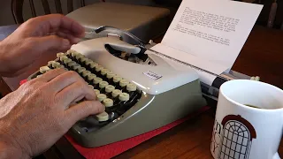 1968 Adler Tippa ultraportable typewriter demo