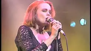 Belinda Carlisle Heaven Is A Place On Earth (Access All Areas Live)