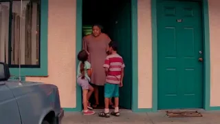 The Florida Project- scene- 'play with the kids from the purple place'