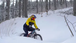 Kross ebike na sněhu