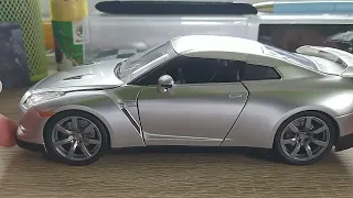 Nissan GT-R R35 1:24