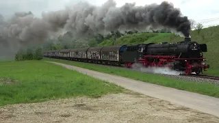 042 018 mit Henkelzug und 01 066 mit Sonderzug im Nördlinger Ries 2024