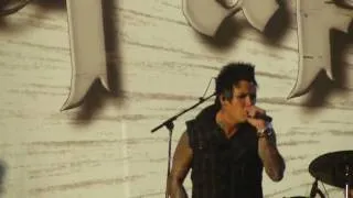 Papa Roach - Born With Nothing, Die With Everything (01-08-2010)