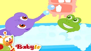 Bubbles in the tub 🛁 🤩 | Bath time with toys 🧸 | Videos for kids @BabyTV