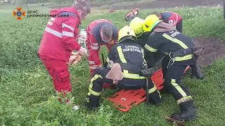 Рятувальники надали допомогу чоловіку, який отримав травму кермом мотоблока