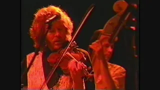 Scotland - Emmylou Harris dancing - live in Nashville 1995 - Nash ramblers Sam Bush Al Perkins