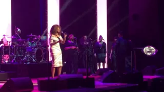 Yolanda Adams Sings "Unbreak My Heart" in Tribute to Toni Braxton at BMI Awards