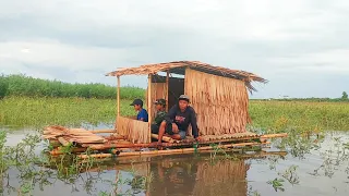 MEMBUAT RUMAH APUNG DARI BAMBU TEMPAT BERMALAM DAN BERPETUALANG DI DANAU TEMPE