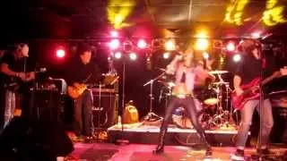 Burn Miley performs No One Knows by Queens of the Stone Age @ The Scene Rock Bar