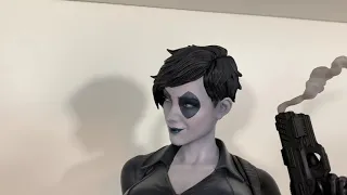 Domino Premium Format Figure Exclusive