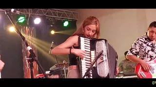 NAI GHENT Y SU ACORDEON EN COMALLO