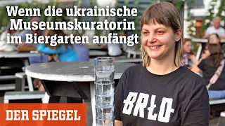 Geflüchtete auf Jobsuche: Wenn die ukrainische Museumskuratorin im Biergarten anfängt | DER SPIEGEL