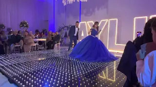 PAPÁ ARRASA EN LOS QUINCEAÑOS DE SU HIJA CON ESTE SÚPER BAILE SORPRESA DE @brunomars XV SALÓN NOVA