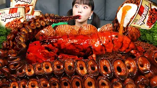 [Mukbang ASMR] OMG..GIANT OCTOPUS LEGS 🐙 Jjajang Lobster Seafood Boil with ramen Recipe Ssoyoung