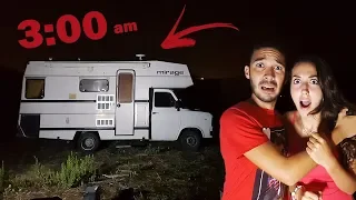 TUTTA LA NOTTE IN UN CAMPER ABBANDONATO!! *cosa ci sarà dentro?*