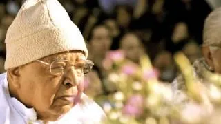 S.N. Goenka - Morning chanting - Day 4