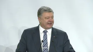 Президент: Важливо захистити армію від політиканів, які паплюжать результати роботи всього ОПК