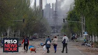 Ukrainian civilians desperately try to flee the hellscape of Mariupol amid Russian attacks