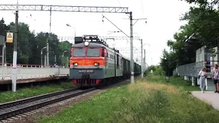 Электровоз ВЛ10-896 с грузовым поездом, пл. Взлётная, 8 июля 2020 г.