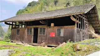 Two Brothers Renovate Old Childhood House, Weed, Clean, Repair Roof 1