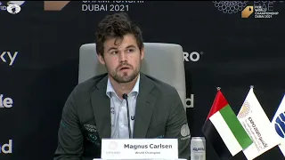 Magnus answers cleverly to a reporter's stupid question