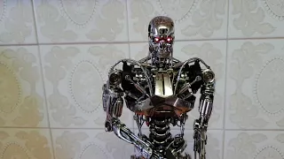 HOT TOYS TERMINATOR GENISYS ENDOSKELETON