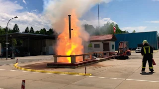 Gas line Firefighter Training fail (Germany) Gasleitung/ Brand/ Training