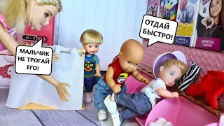 DID NOT SHARE CLOTHES IN THE STORE Katya and Max are a cheerful family! Funny barbie dolls DARINELKA