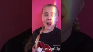 Jojo Siwa boomerang