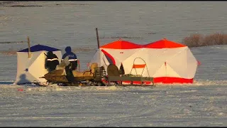 Зимняя рыбалка с ночевкой на карася ловля карася весной со льда