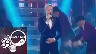 Sanremo 2019 - Claudio Baglioni apre la terza serata con "Viva l'Inghilterra"