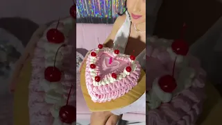 I’m so proud of the cake, it hurt my soul to destroy 🎂 cheers to 23 🥂💕 OUTFIT IN DESCRIPTION ‼️