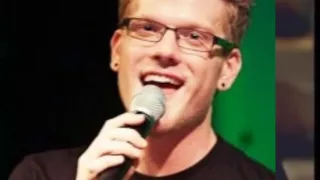 Scomiche with glasses